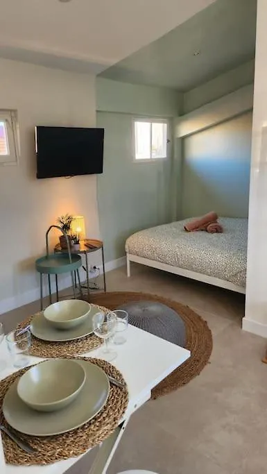 ניס Studio Ensoleille Avec Terrasse 0*,  צרפת